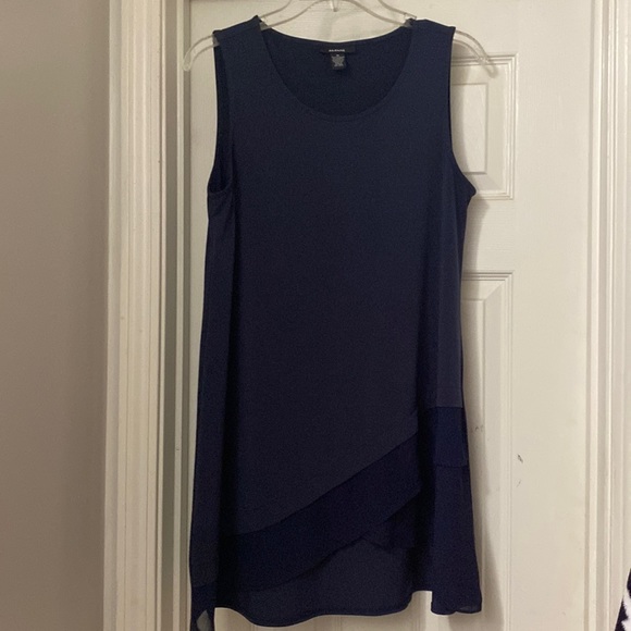 Navy Alfani Size M sleeveless top - Picture 1 of 2